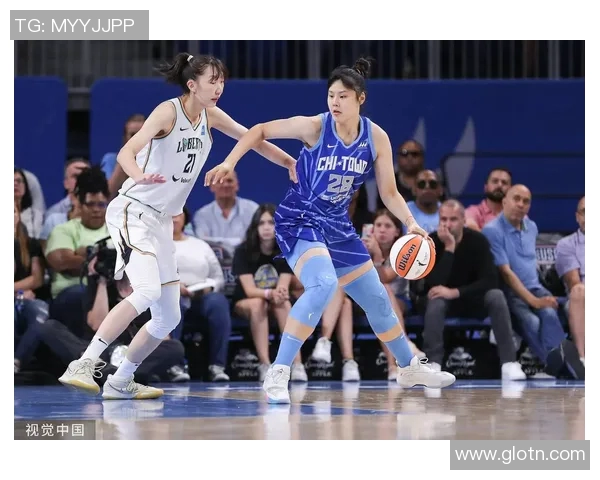 美职女篮天空队与狂热队激战正酣精彩对决引发球迷热情高涨